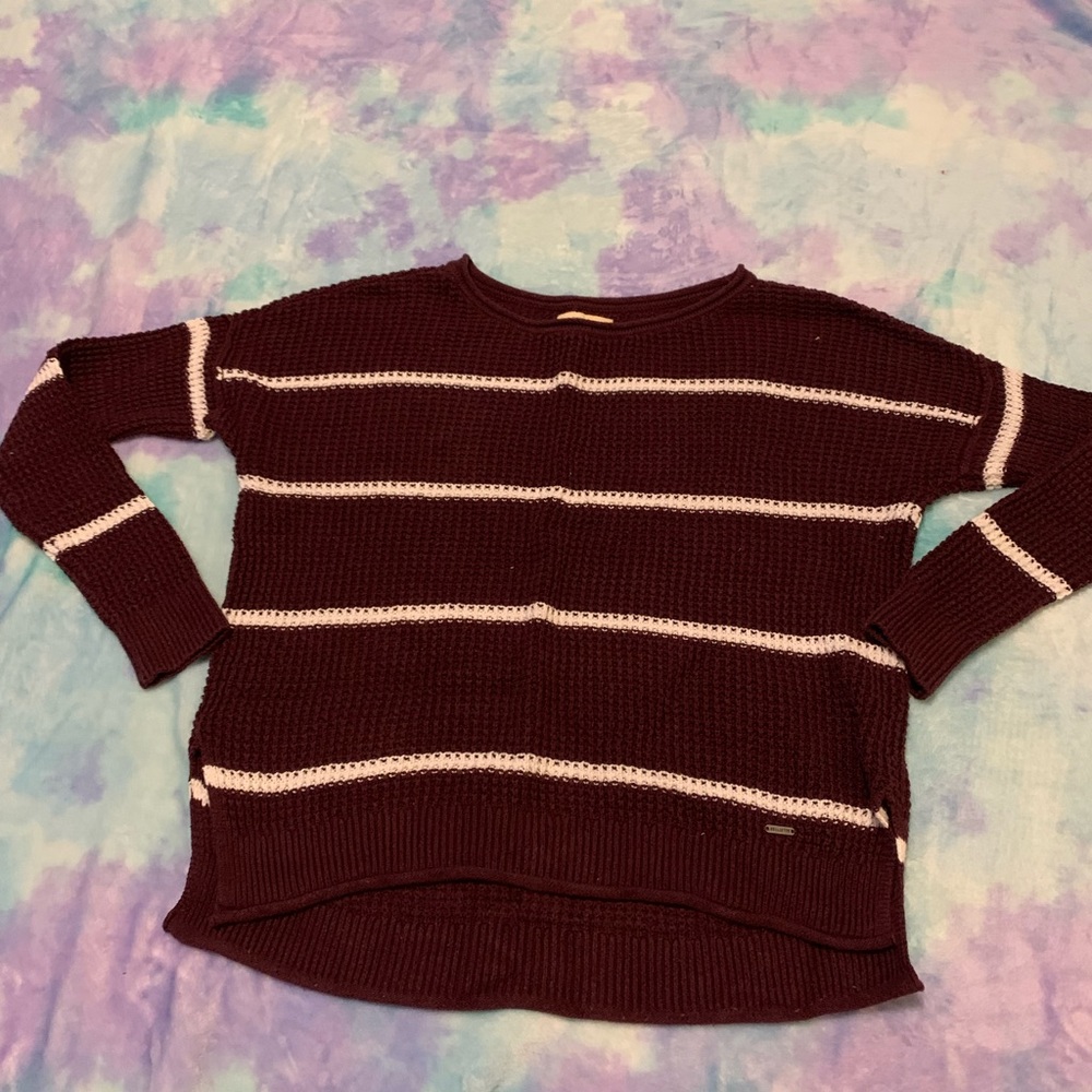 Hollister maroon sweater.